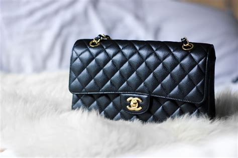 chanel classic flap medium black